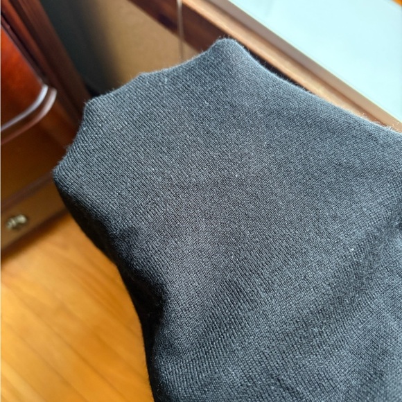 Tahari 100% Fine Merino Wool Sweater, black, Size Small, NWT - Picture 11 of 11